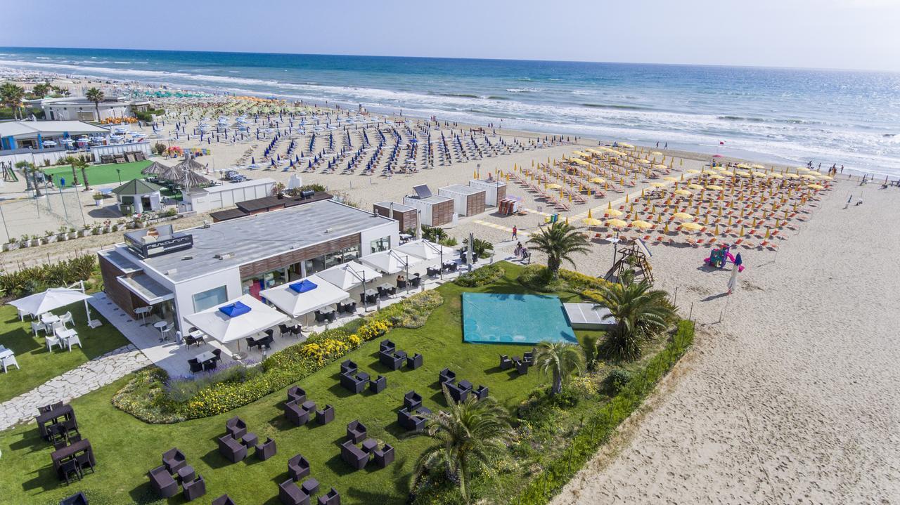Hotel Atlas Alba Adriatica Exterior foto