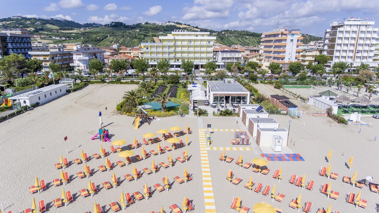Hotel Atlas Alba Adriatica Exterior foto